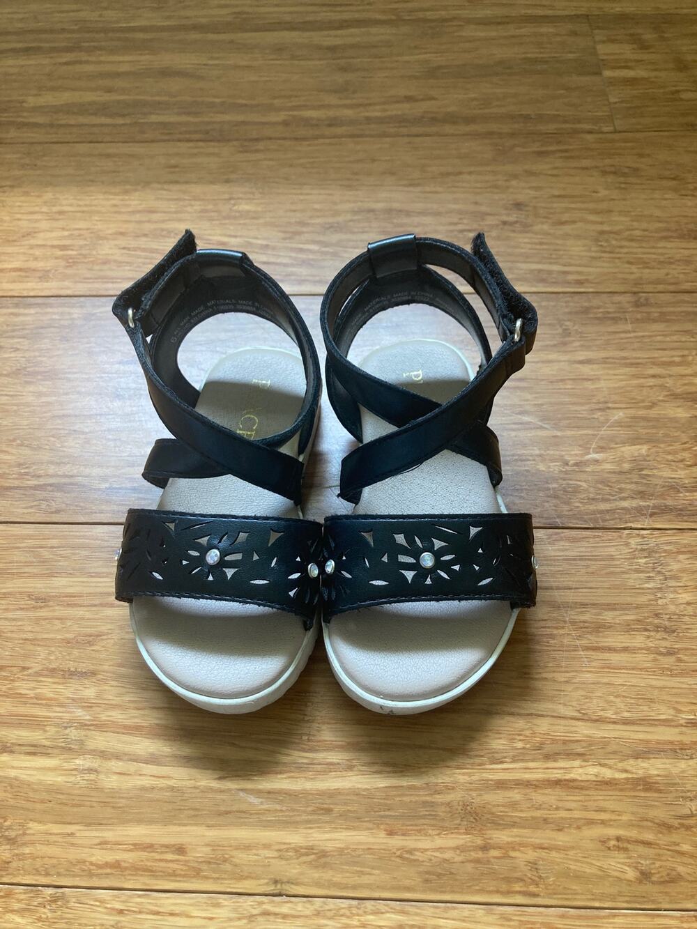 The Children’s Place Girls Black Strappy Sandals, Size 6